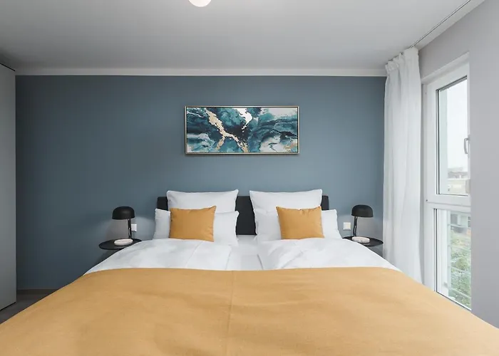 Deluxe Apartment 2 Schlafzimmer - Aufzug - Kostenlos Parken - Balkon - Messe Flughafen