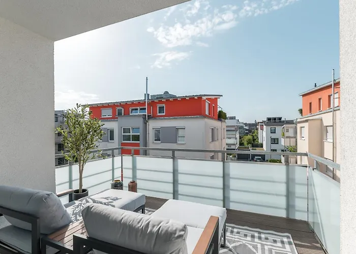 Deluxe Apartment 2 Schlafzimmer - Aufzug - Kostenlos Parken - Balkon - Messe Flughafen