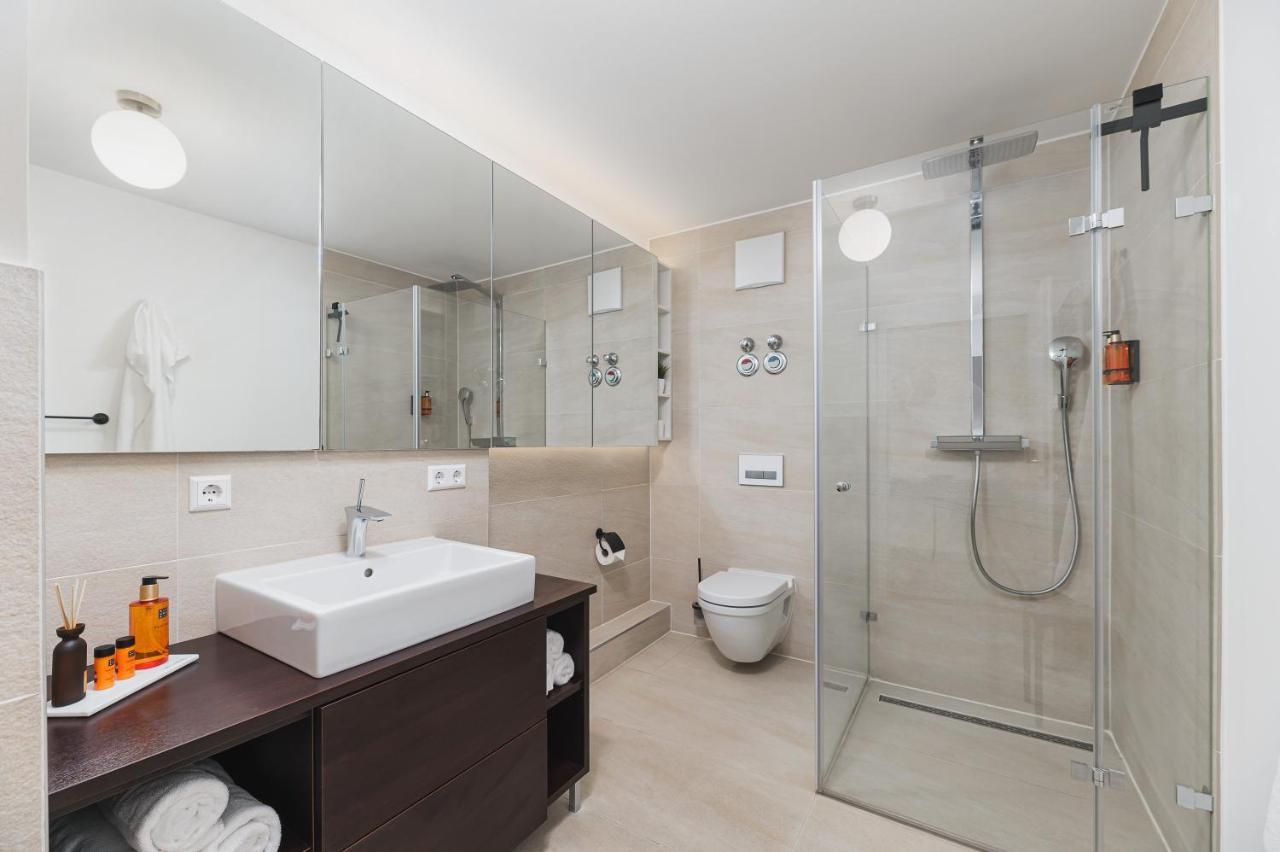 Apartment Deluxe 2 Schlafzimmer - Aufzug - Kostenlos Parken - Balkon - Messe Flughafen
