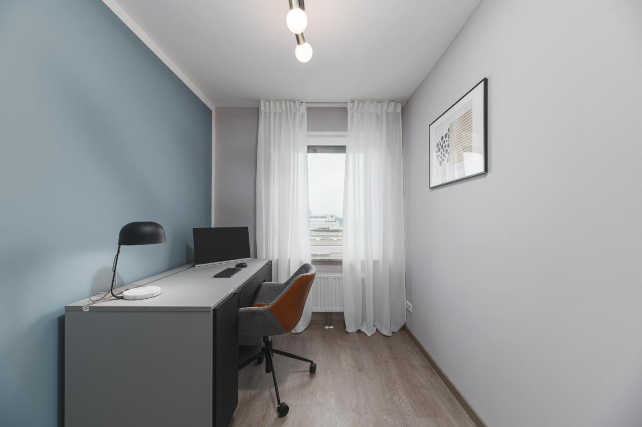 Deluxe 2 Schlafzimmer - Aufzug - Kostenlos Parken - Balkon - Messe Flughafen Appartement