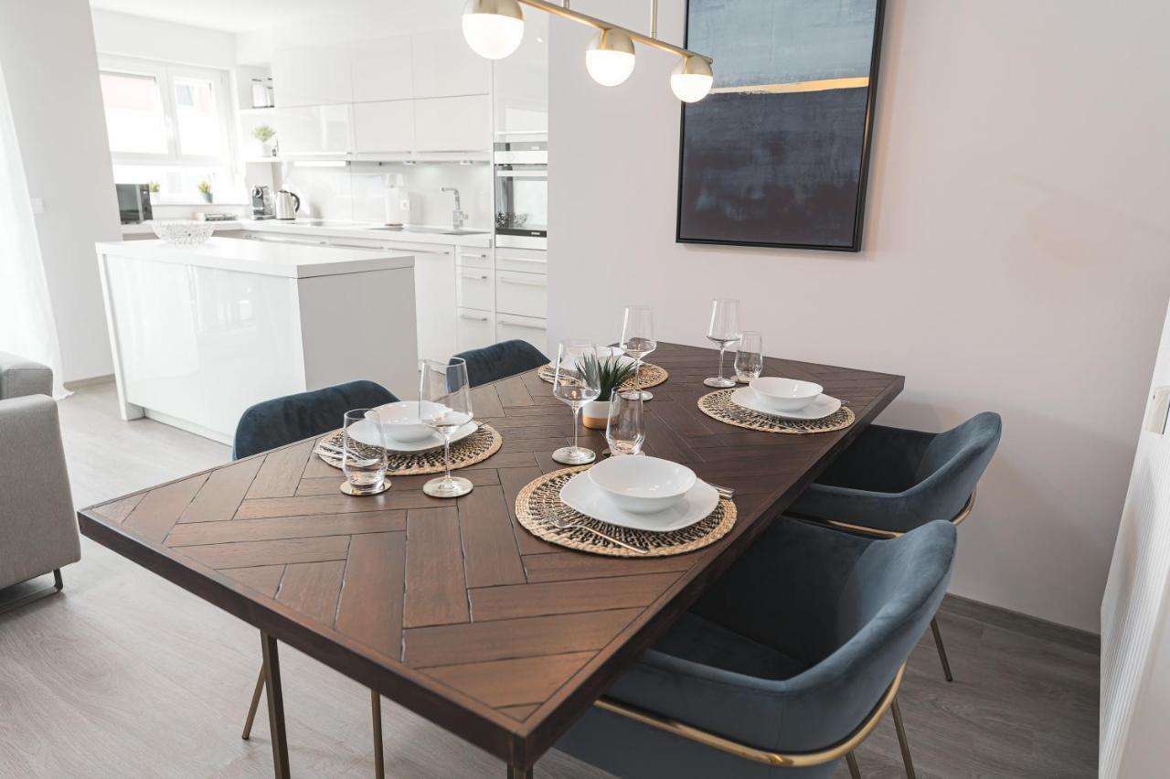 Deluxe 2 Schlafzimmer - Aufzug - Kostenlos Parken - Balkon - Messe Flughafen *