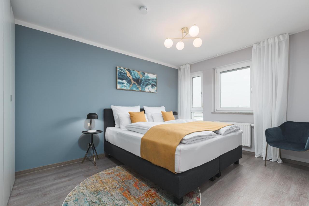 Deluxe 2 Schlafzimmer - Aufzug - Kostenlos Parken - Balkon - Messe Flughafen Apartment Leinfelden-Echterdingen