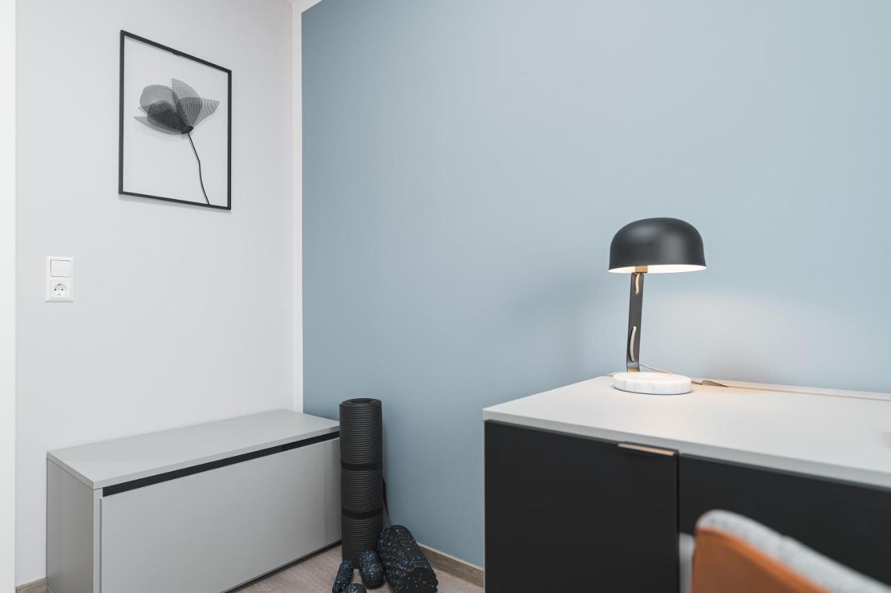 Deluxe 2 Schlafzimmer - Aufzug - Kostenlos Parken - Balkon - Messe Flughafen Apartment